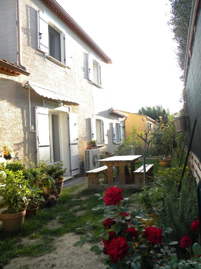 Bed and Breakfast Chez Patrick Roujan Exteriér fotografie