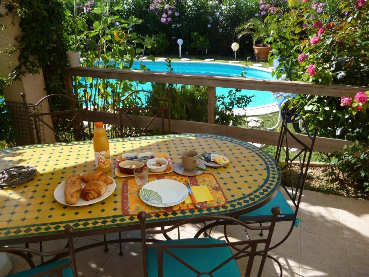 Bed and Breakfast Chez Patrick Roujan Exteriér fotografie