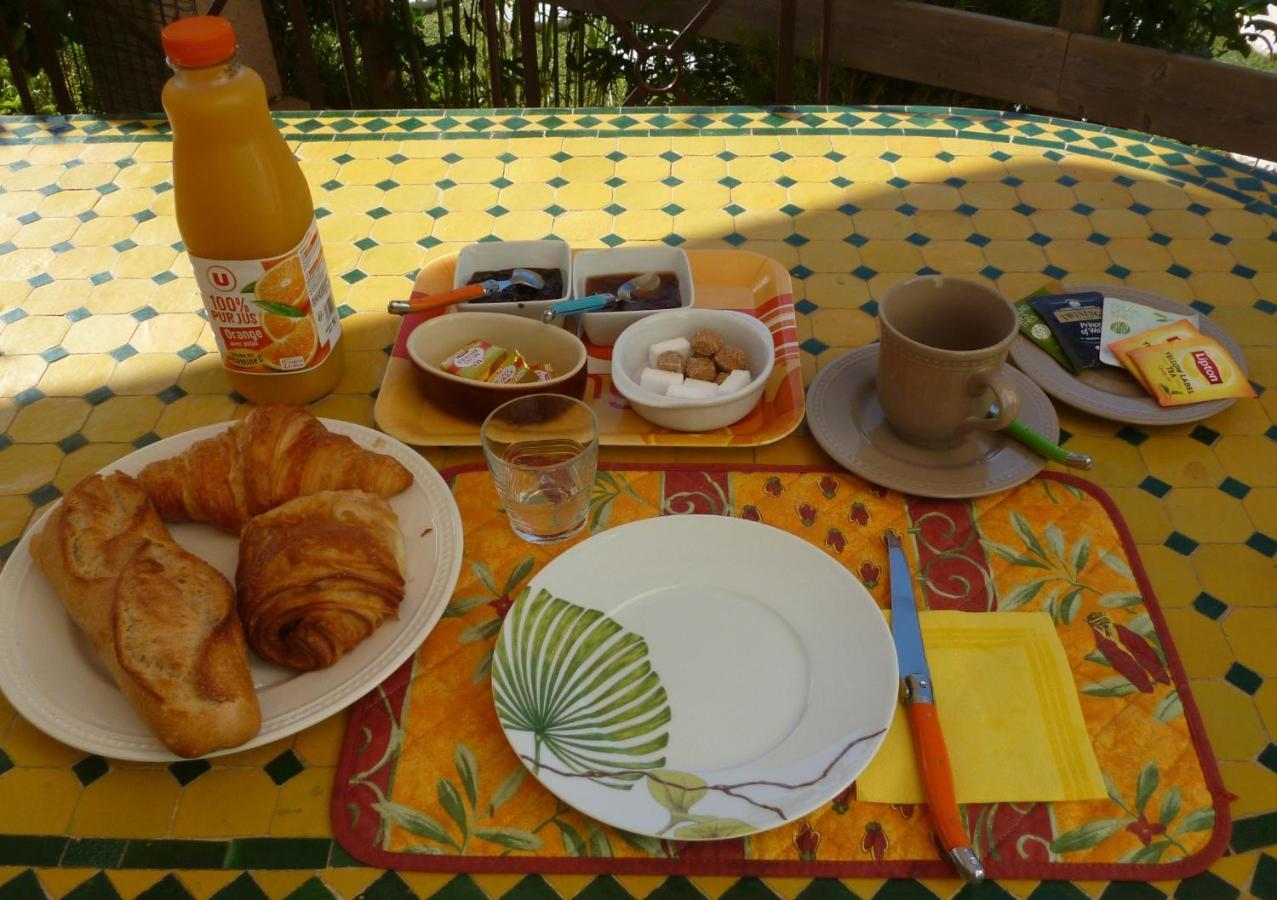 Bed and Breakfast Chez Patrick Roujan Exteriér fotografie